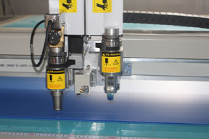 中空板廠家-匯源塑膠全自動電腦打樣機(jī)