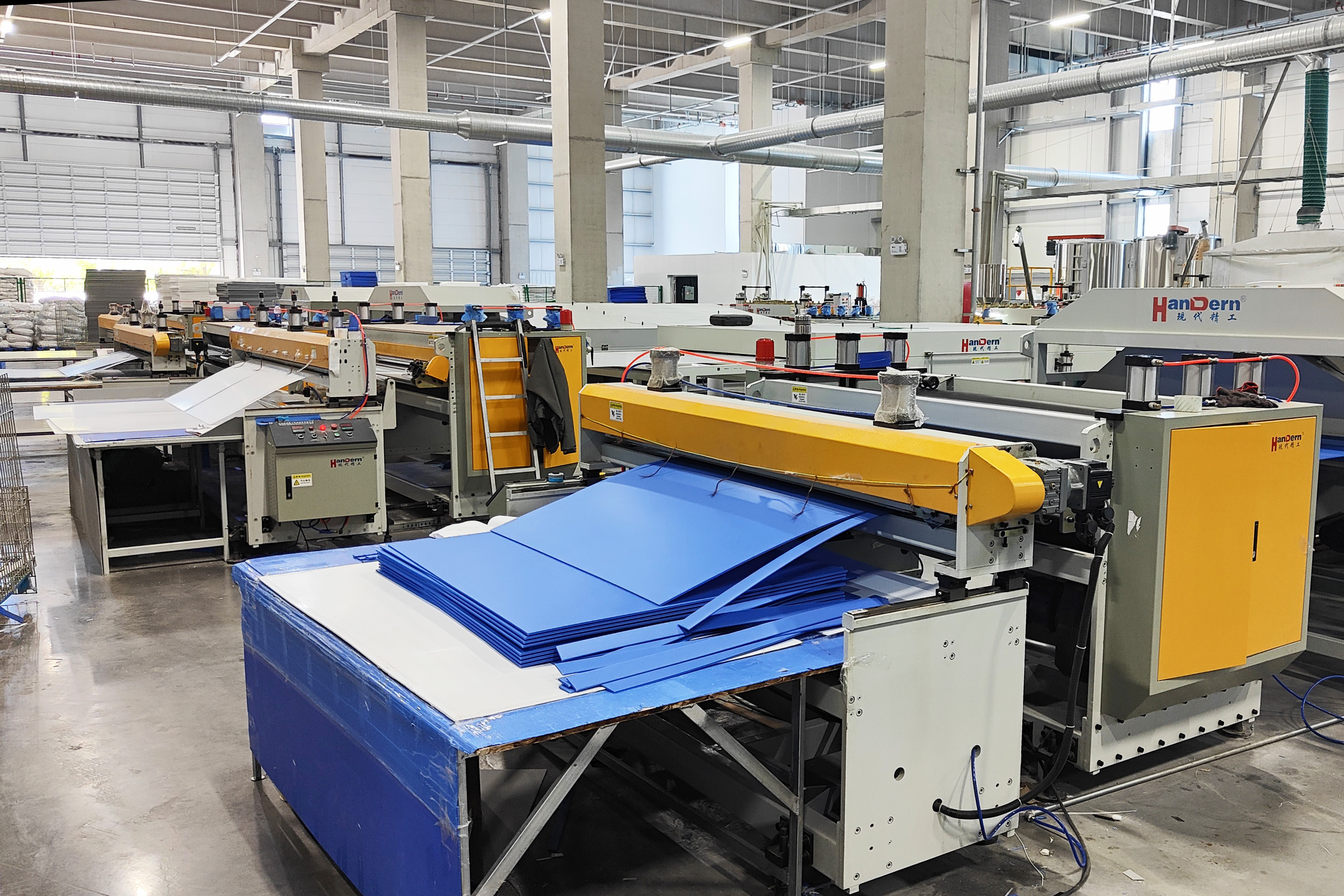 12條中空板全自動(dòng)拉板線(xiàn)